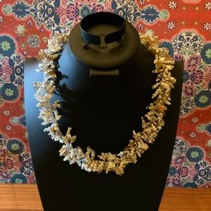 Chic Beaded Necklace in Cream and White